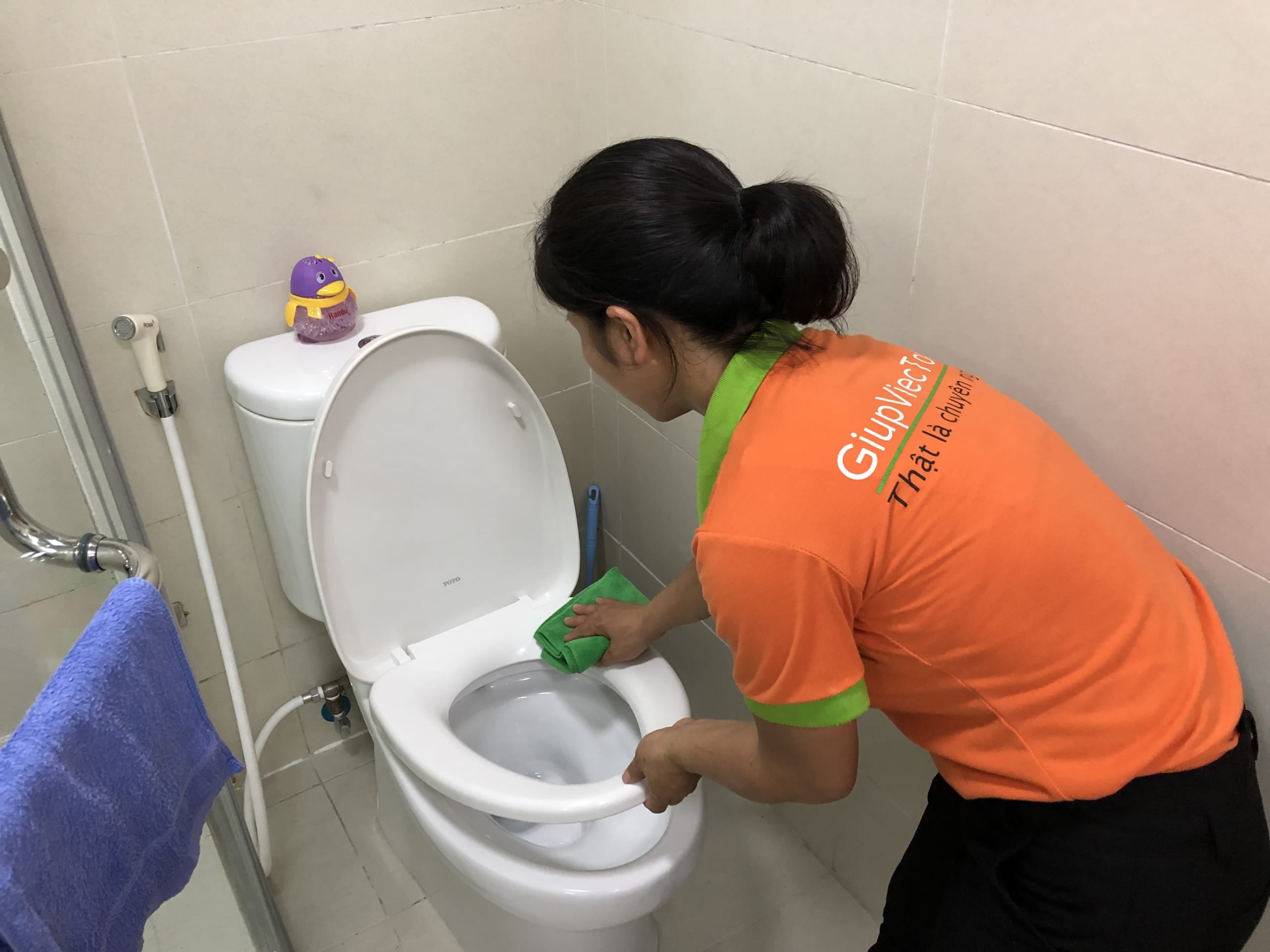 Dịch vụ vệ sinh nhà ở giá rẻ nhiều người tin dùng